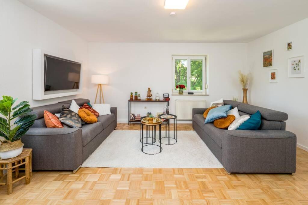 Eg Rechts -Wunderschone 80M² Grosse 3-Zimmer City Wohnung Nahe Salzburg Freilassing Buitenkant foto