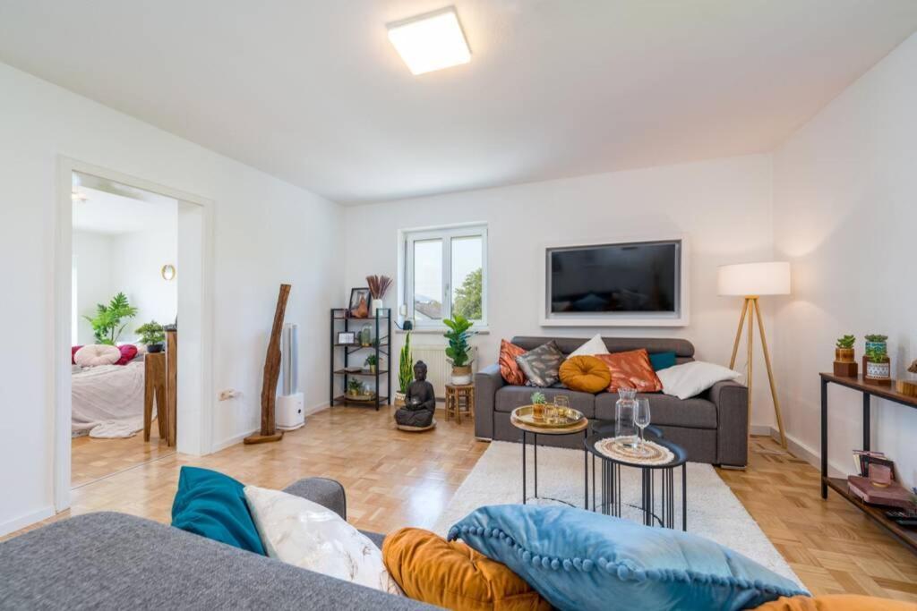 Eg Rechts -Wunderschone 80M² Grosse 3-Zimmer City Wohnung Nahe Salzburg Freilassing Buitenkant foto